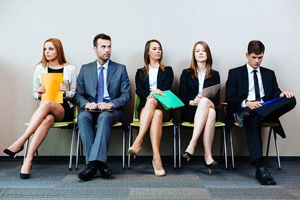 Bạn nên ăn mặc gọn gàng, lịch sự