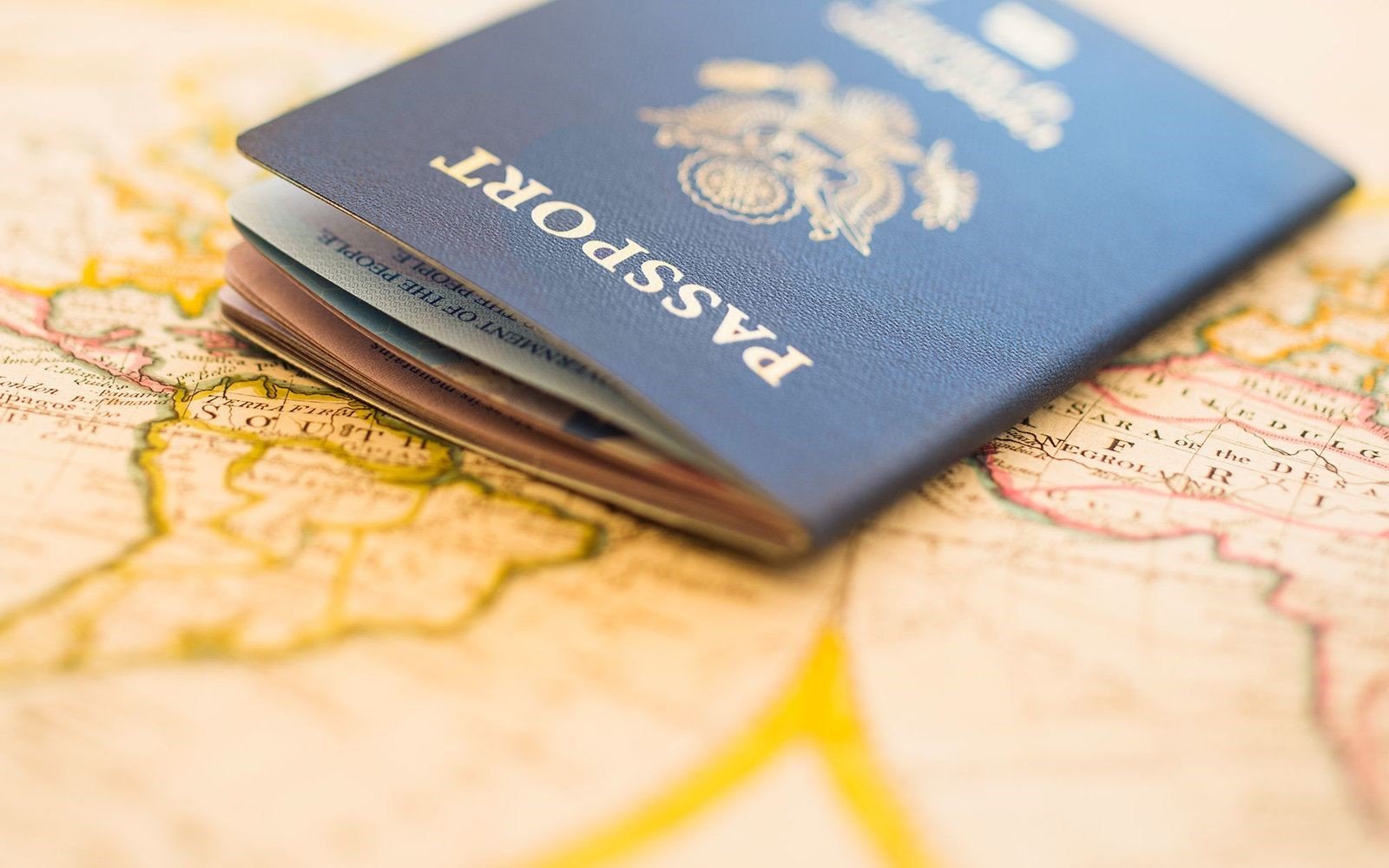Xin visa cho người chênh lệch tuổi rất khó thành công