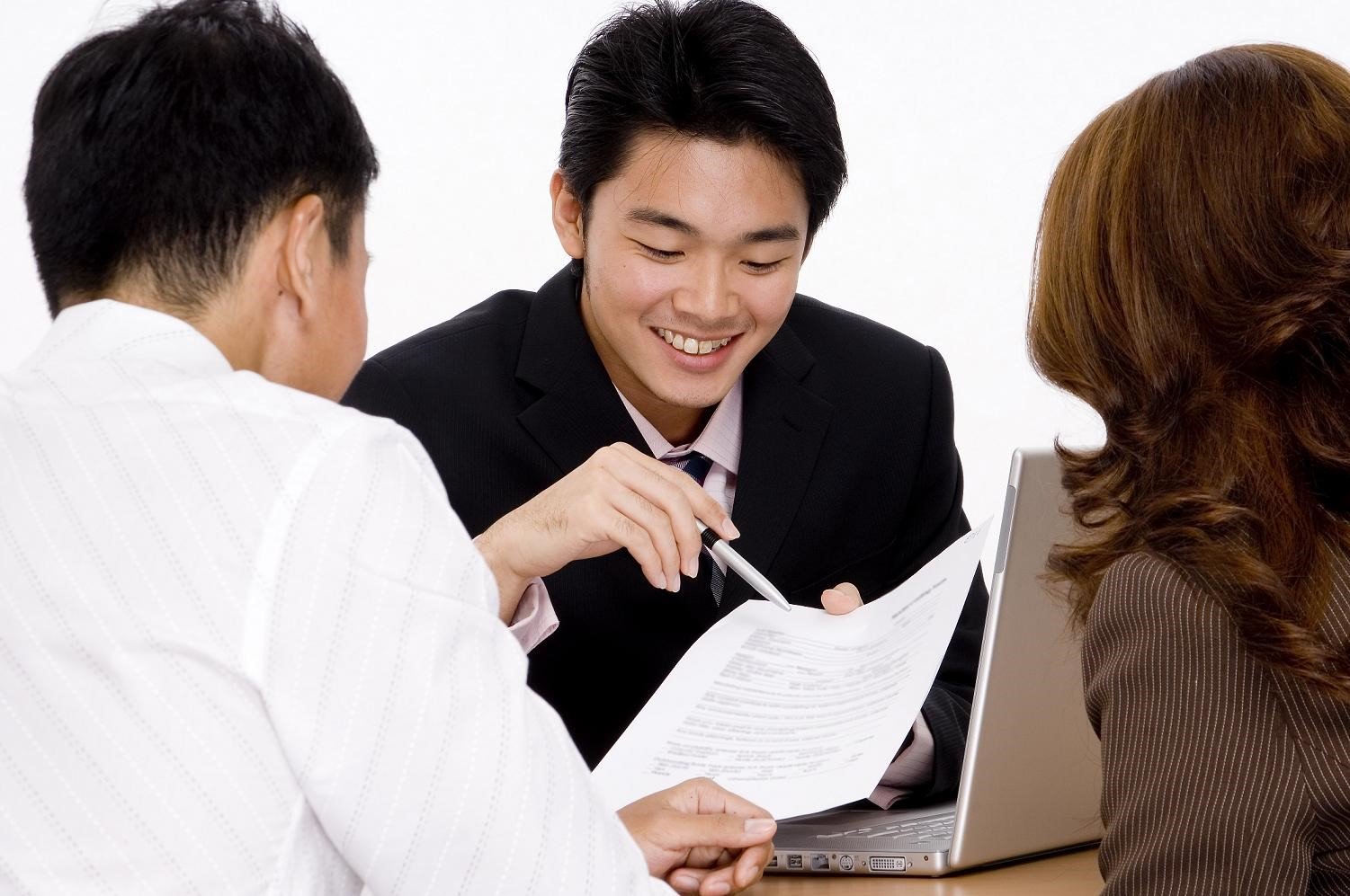 Bạn phải đăng ký kết hôn tại Việt Nam