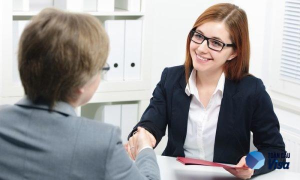 Trả lời các câu hỏi một cách chân thực, rõ ràng, rành mạch