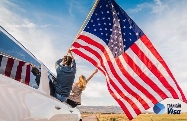 Người đứng đơn bảo lãnh phải là công dân Mỹ hoặc thường trú nhân Mỹ