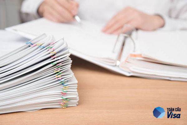 Cung cấp các giấy tờ liên quan đến tài khoản ngân hàng