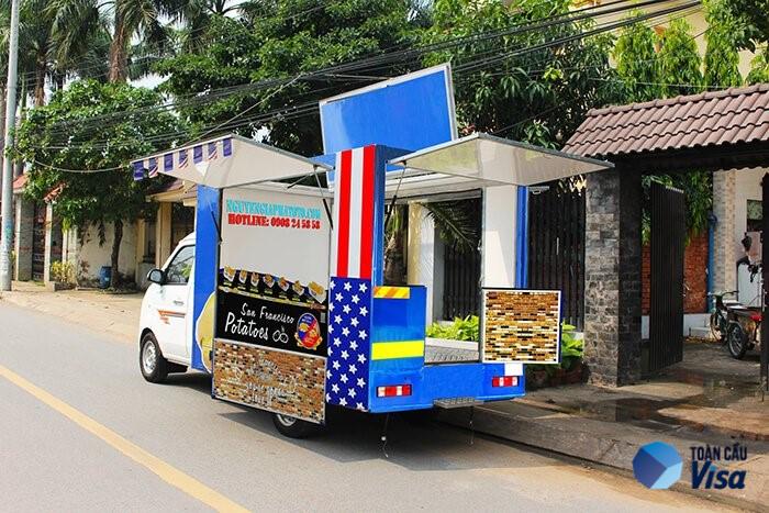 Sử dụng xe bán tải để kinh doanh đồ ăn trên các con đường